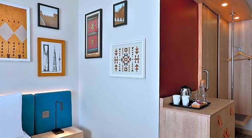 Hampton by Hilton Sharma