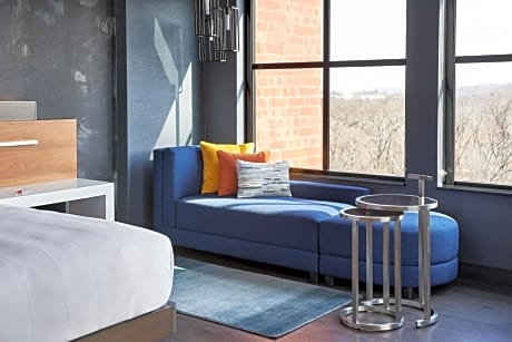 Deluxe King Room - Club Lounge Access/High Floor