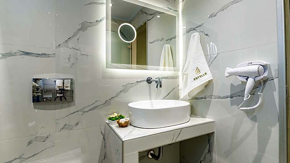 Estelle Family Luxury Apartments & Suites