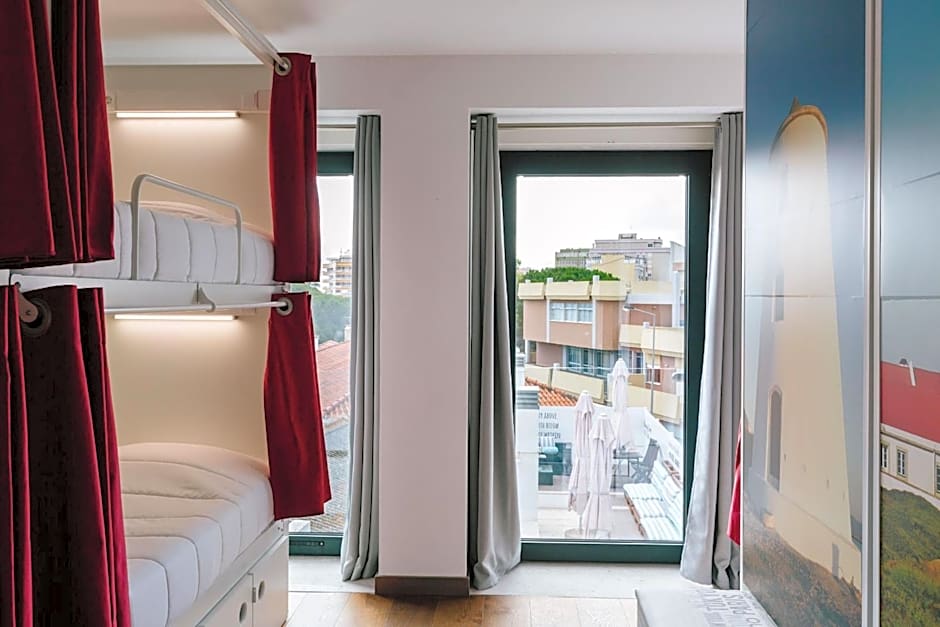 Lisbon South Hostel