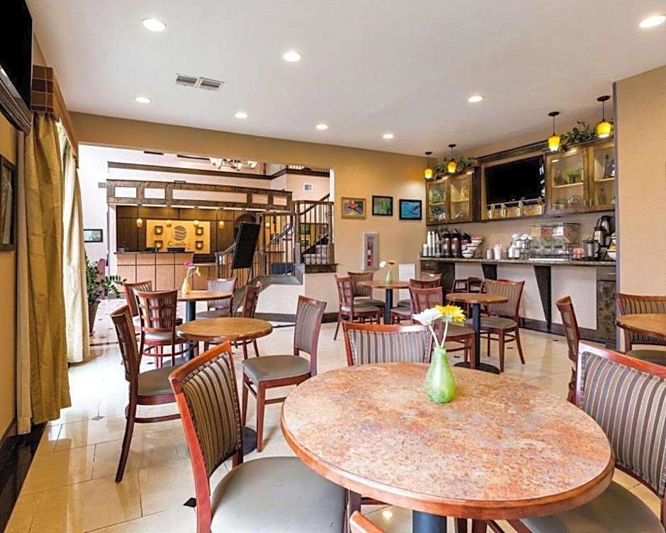 Comfort Inn & Suites Winnie