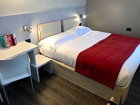 Standard Room with Single Bed