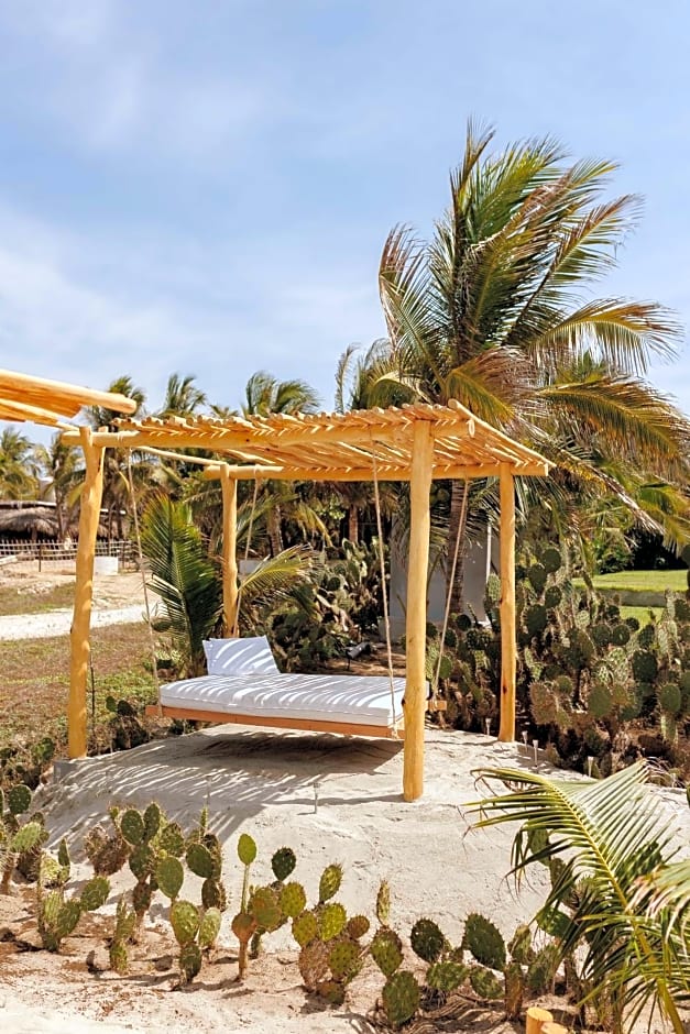Casa Chula, caba¿as frente al mar