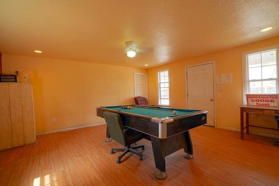 Grand Eagle Ford Lodge & RV Park