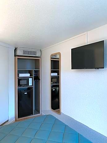 Standard Room - 3 Single Beds