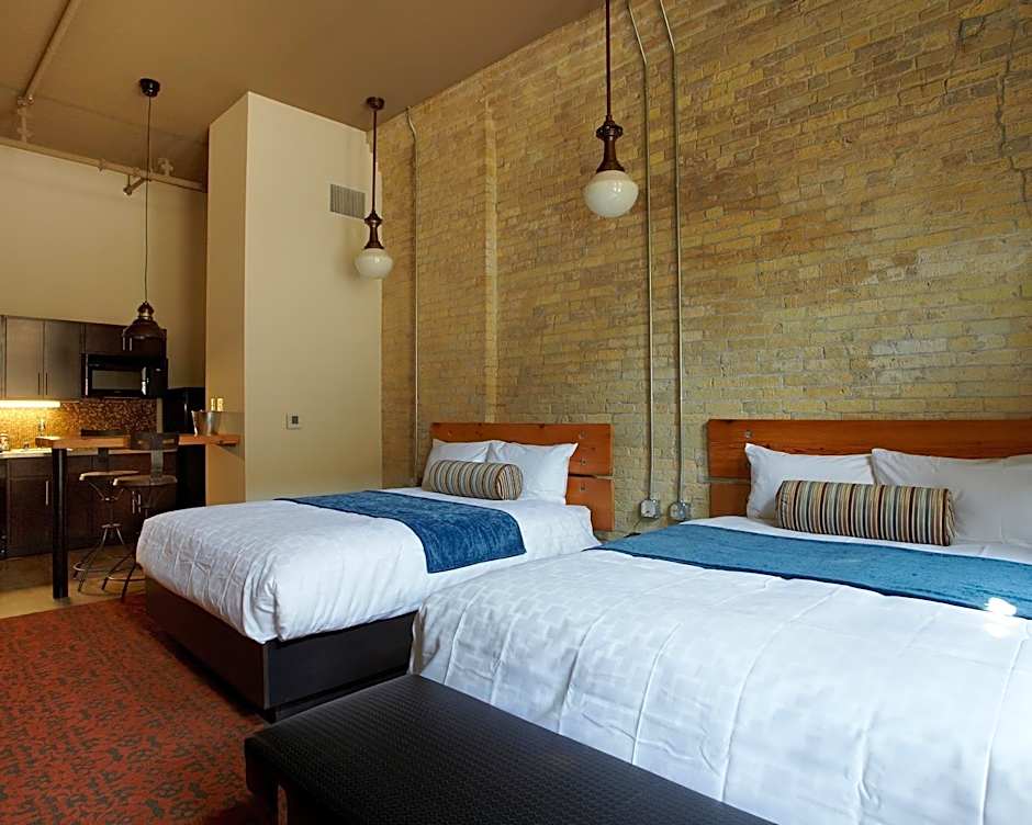 Brewhouse Inn And Suites