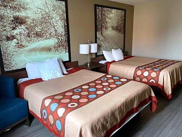 Super 8 by Wyndham Alton