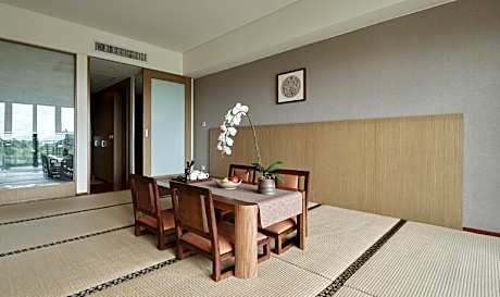 Premier Japanese Style Mountain View