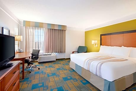 1 King Bed Mobility/Hearing Accessible Room, Roll-In Shower, Non-Smoking