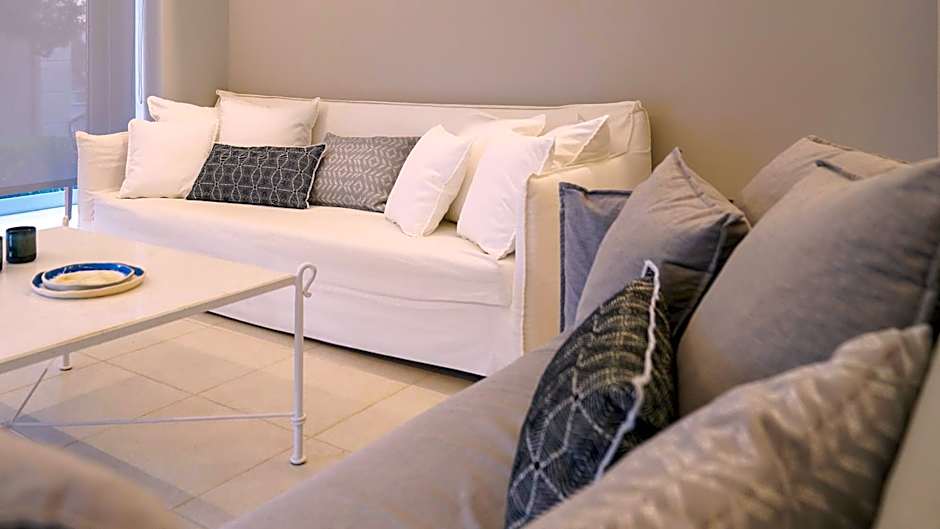 The Mini Beach Hotel