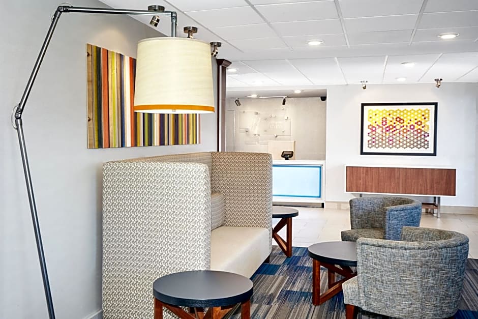 Holiday Inn Express Sheboygan-Kohler / I-43 By IHG