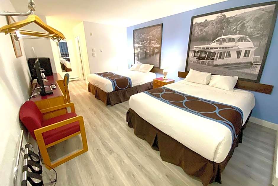 Super 8 by Wyndham Sicamous