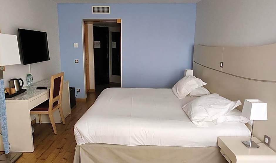 Hotel Montaigne And Spa