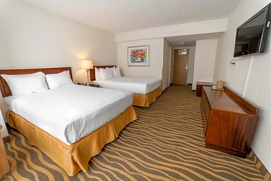 Irazu Hotel & Studios
