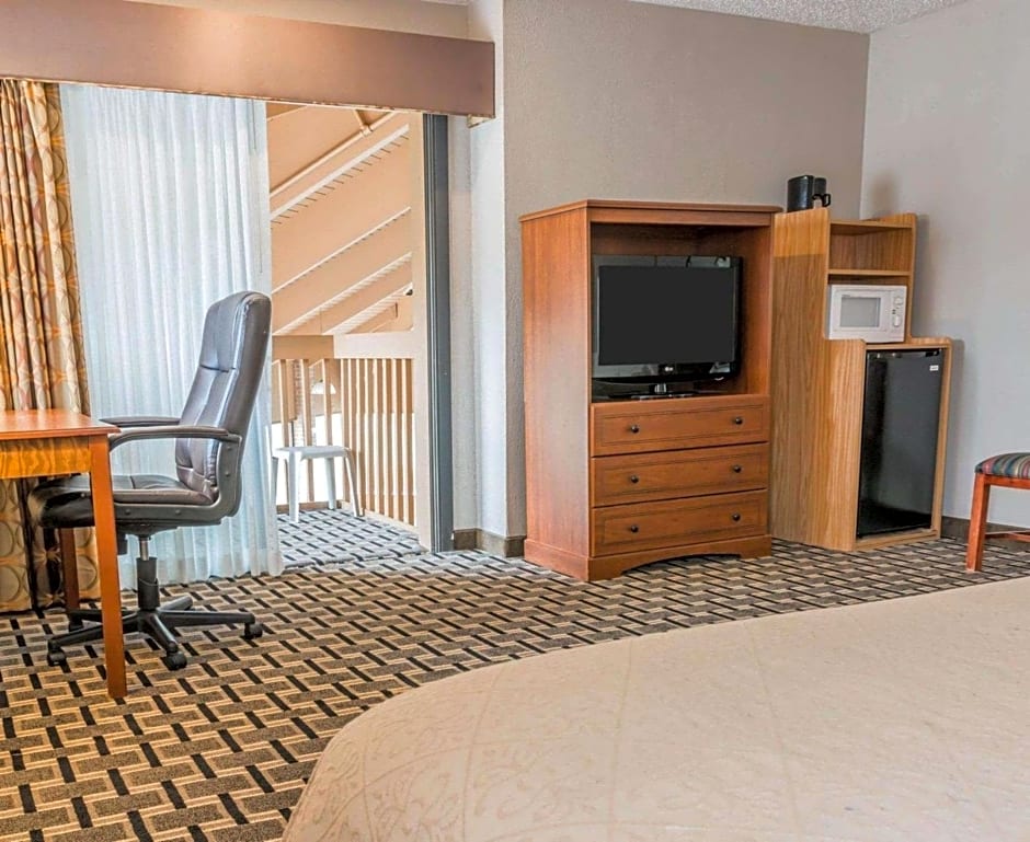 Quality Inn Grand Rapids North