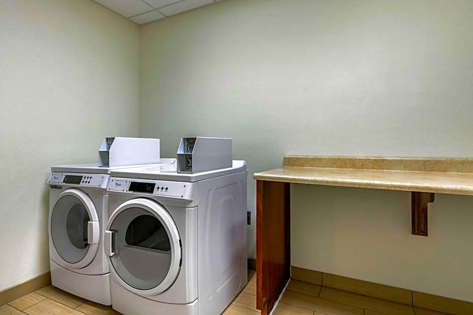 Comfort Inn & Suites Marion I-57