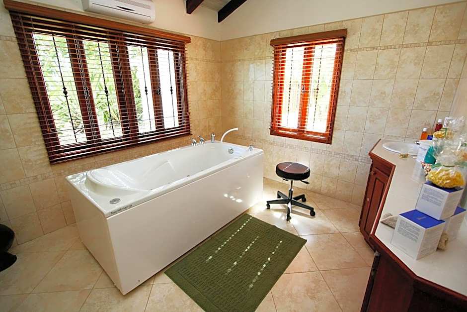 Sugar Cane Club Hotel & Spa