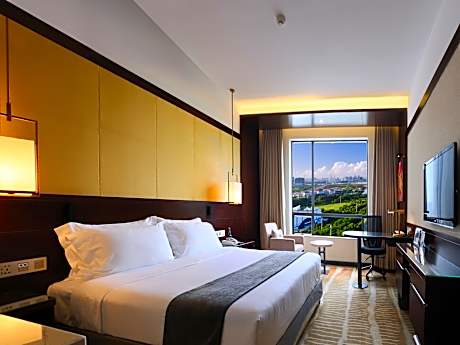 Superior Sea View King Bed