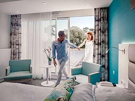 Double or Twin Room with Patio View