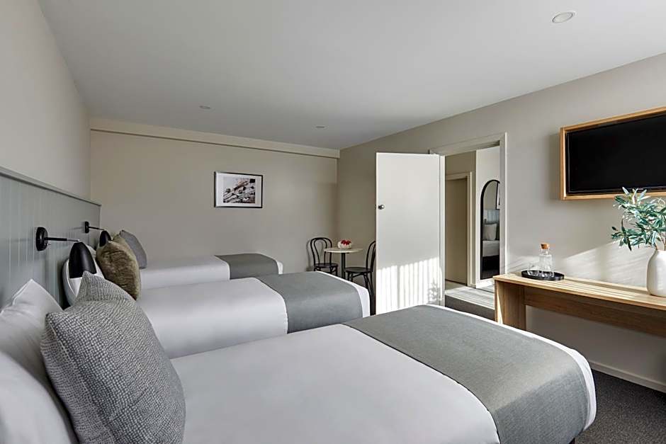 The Clairfield Hotel