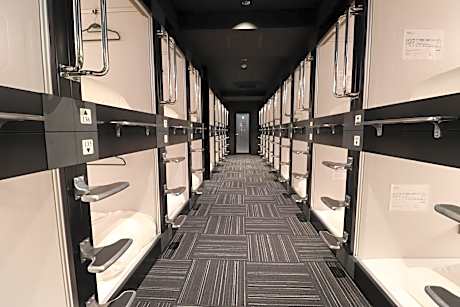 LEO YU Capsule Hotel Nishifunabashi