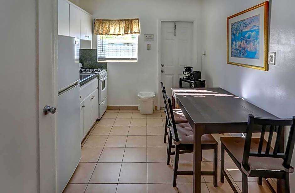 Richard's Motel Extended Stay