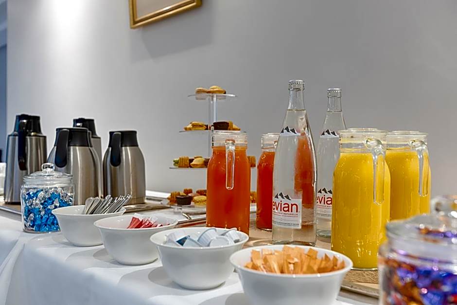 Evergreen Laurel Hotel