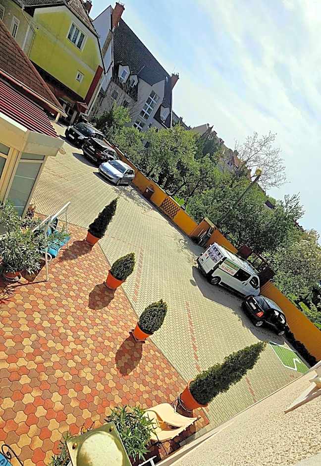 Hotel Korona Wellness, Rendezvény és Borszálloda