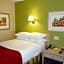 Howard Johnson by Wyndham Anaheim Hotel & Water Playground