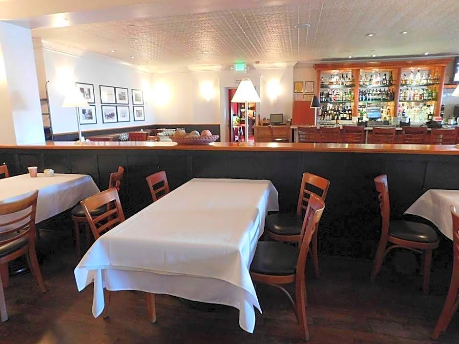 Tally Ho Inn