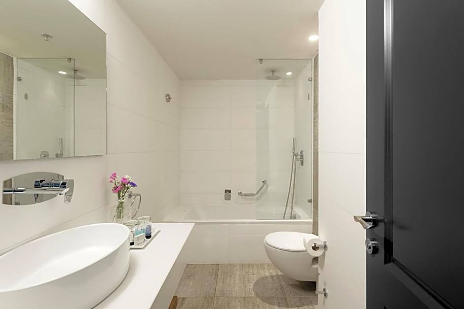 Shefayim Kibbutz Hotel