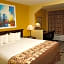 Days Inn & Suites by Wyndham Harvey / Chicago Southland