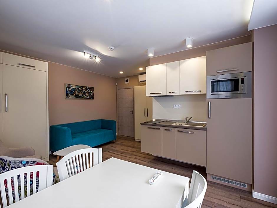 Caro Apartments & Rooms