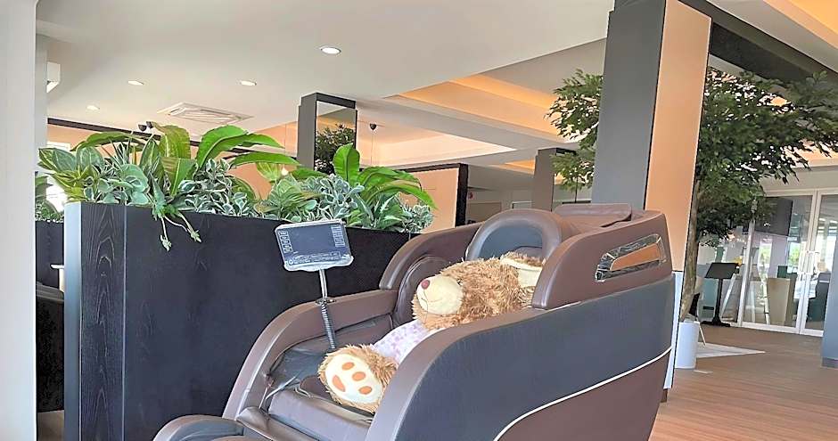 Golden Jade Suvarnabhumi Hotel