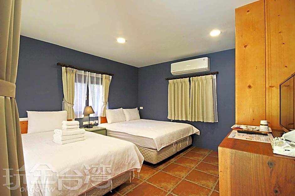 Yue Lake Backpackers