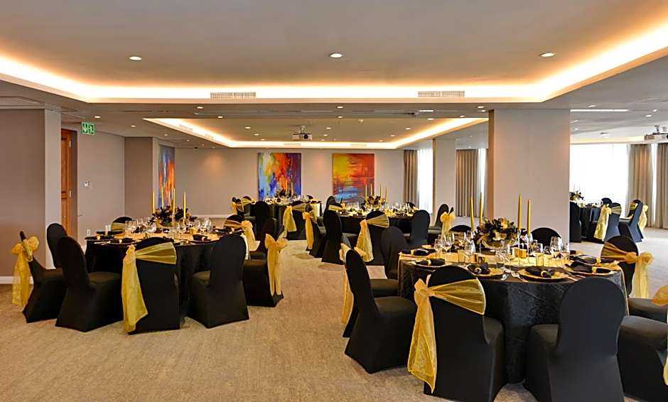 Lagoon Beach Hotel & Spa