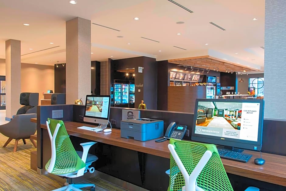 Courtyard by Marriott Holland Downtown