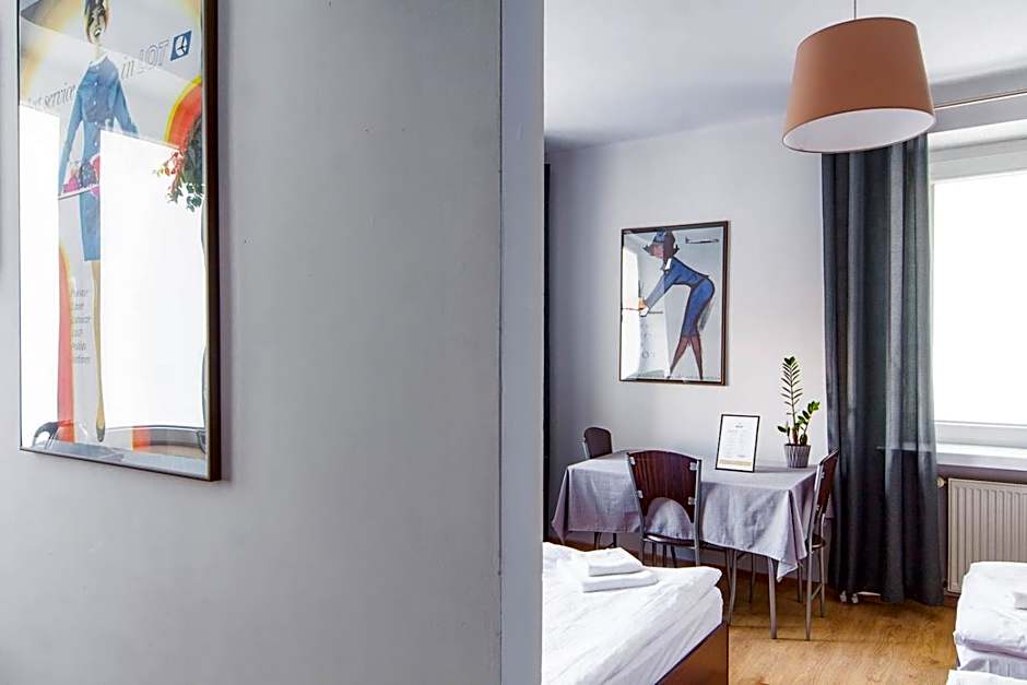Avion Hotel