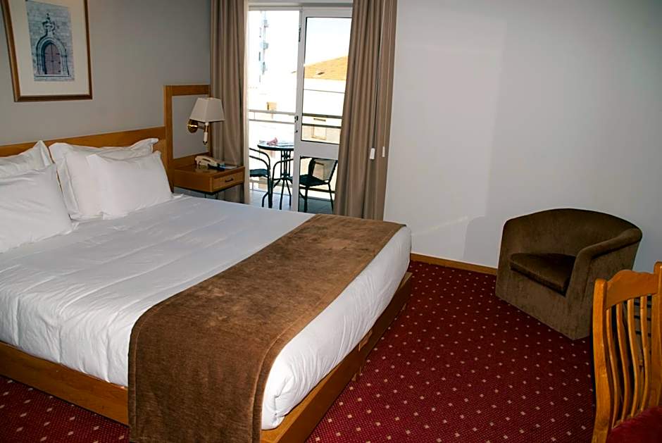 Hotel Rainha D. Amélia, Arts & Leisure