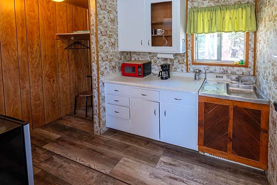The Tamarack Lodge