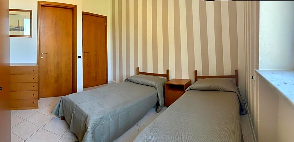 ROOM IN VILLA -Livorno - Montenero