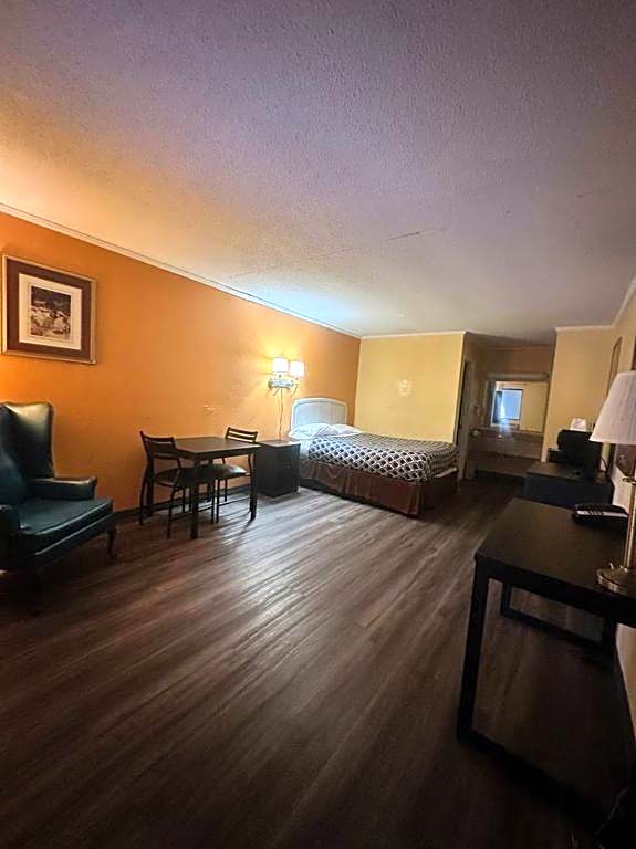 Loyalty Inn Rockingham