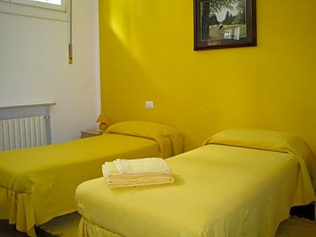 Classic Single Room
