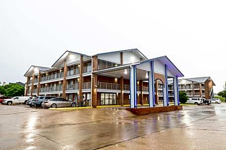 Days Inn & Suites by Wyndham Bossier City - Casino Area