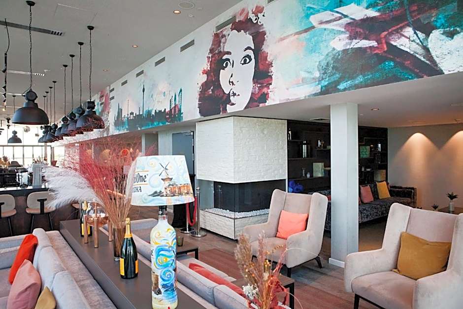 Hotel Indigo Berlin East Side Gallery By IHG