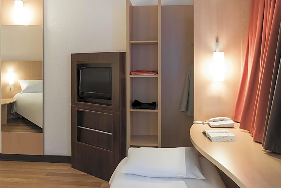 ibis Angers Centre Chateau