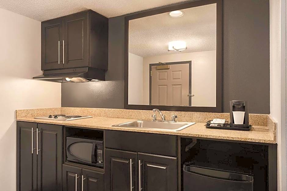 Country Inn & Suites by Radisson, Raleigh-Durham Airport, NC