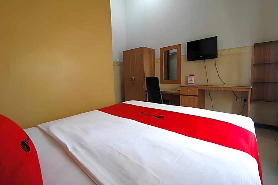 RedDoorz Plus near Undip Tembalang