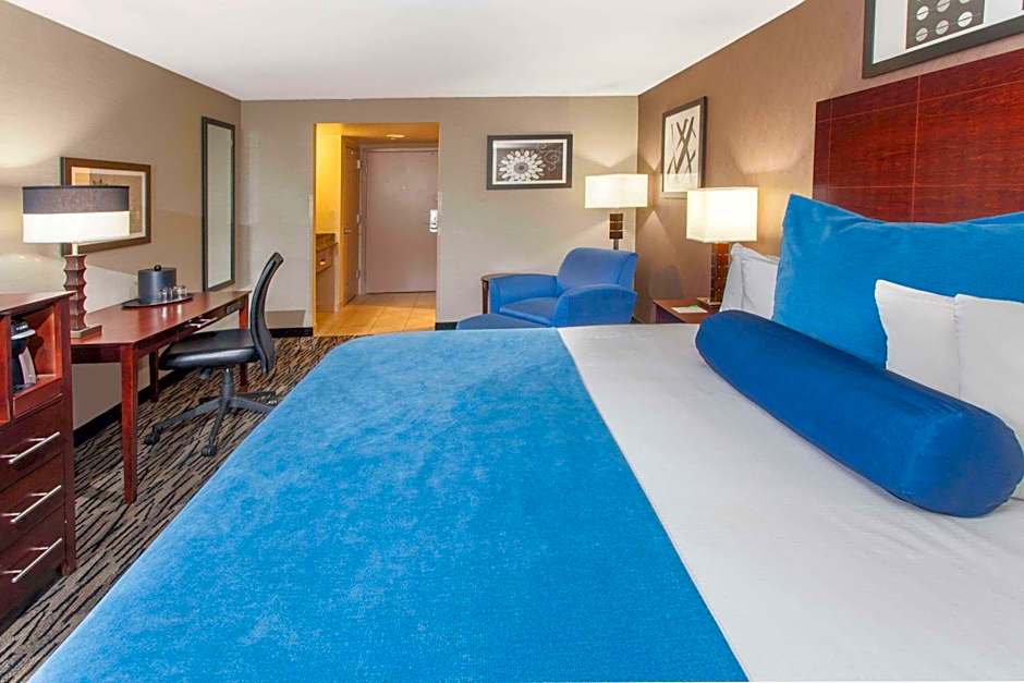 Wyndham Garden Elk Grove Village / O'Hare