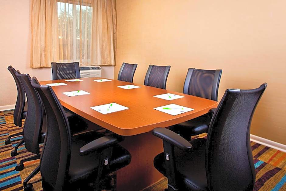 Fairfield Inn & Suites by Marriott Houston Hobby Airport